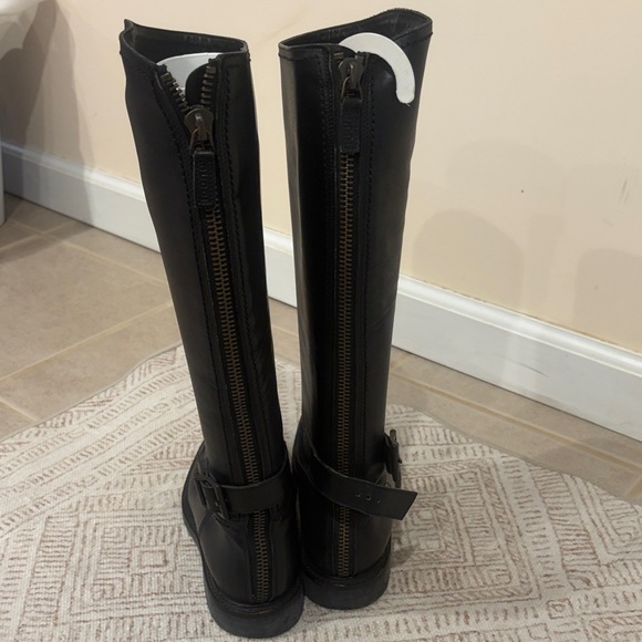 GUCCI Black Knee-High Leather Riding Boots - Picture 7 of 14